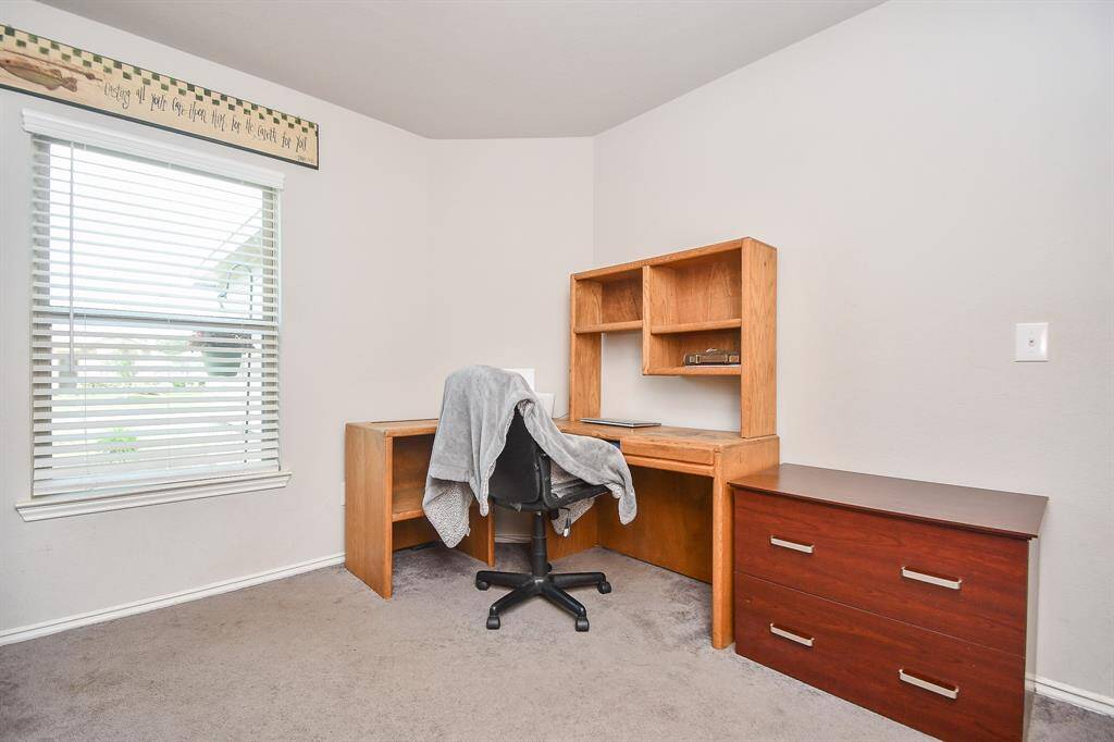 Approx. 13x10 Bedroom.