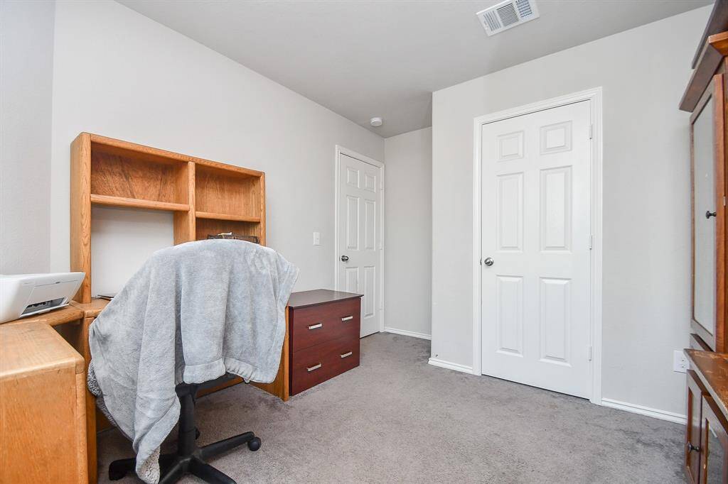 Approx. 13x10 Bedroom.