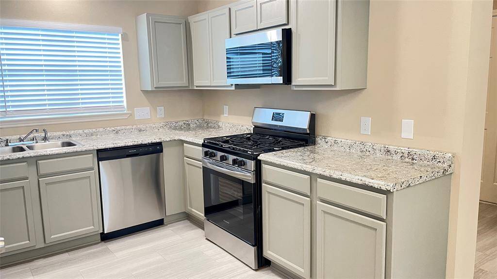 Four burner gas range