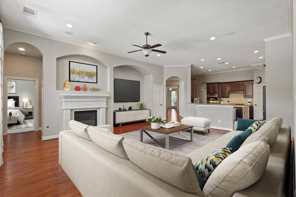 Virtually Staged: Fantastic open layout between the living room, and kitchen! An entertainer's dream!
