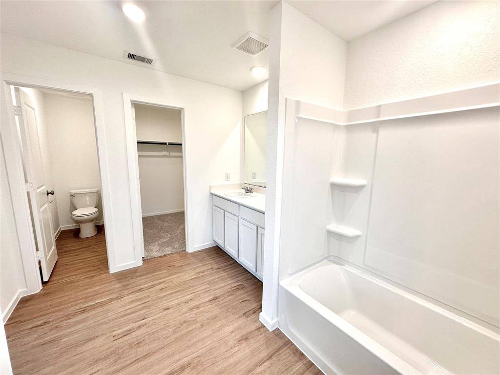 Enclosed toilet