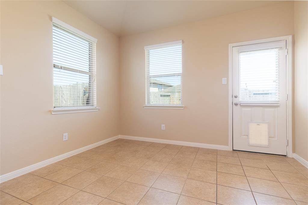 Kitchen/Dining Combo Area