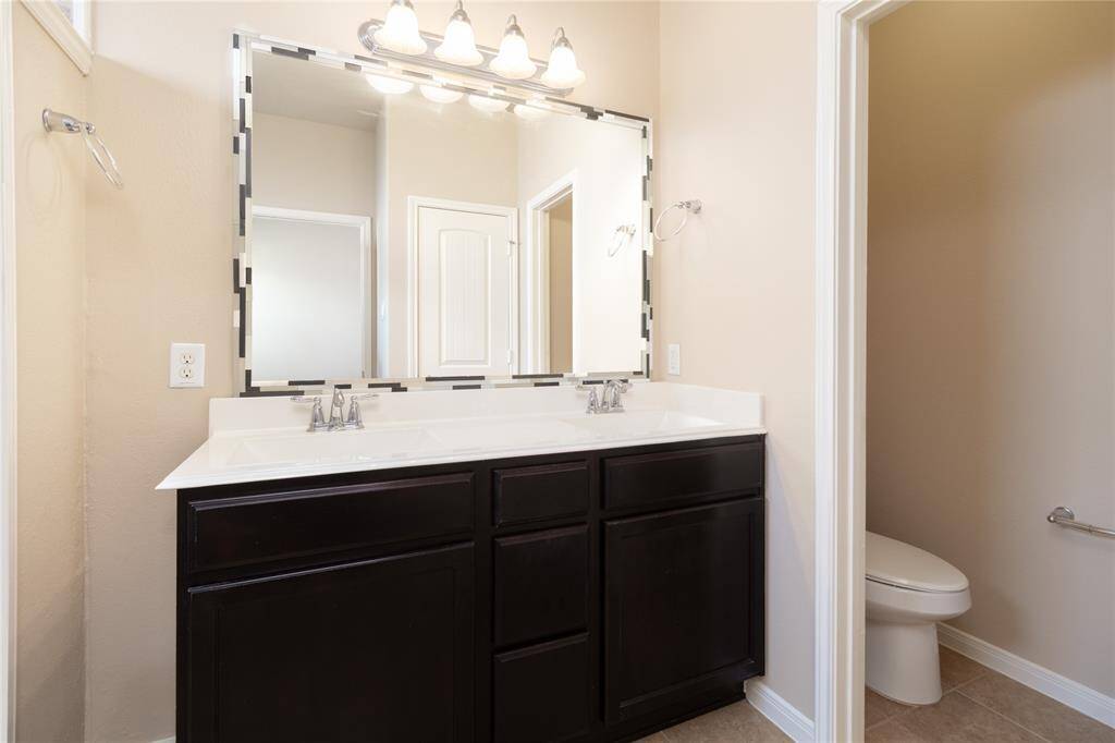 Double Sinks in the Primary Bath