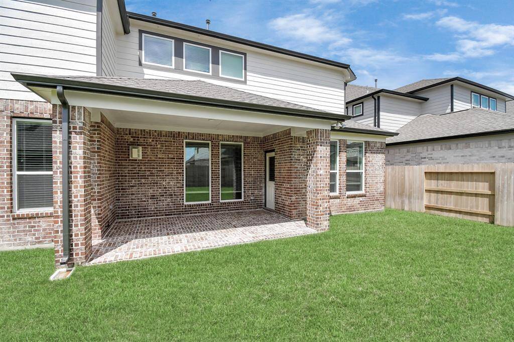 Sample photo of completed home with similar floor plan. Actual colors and selections may vary.