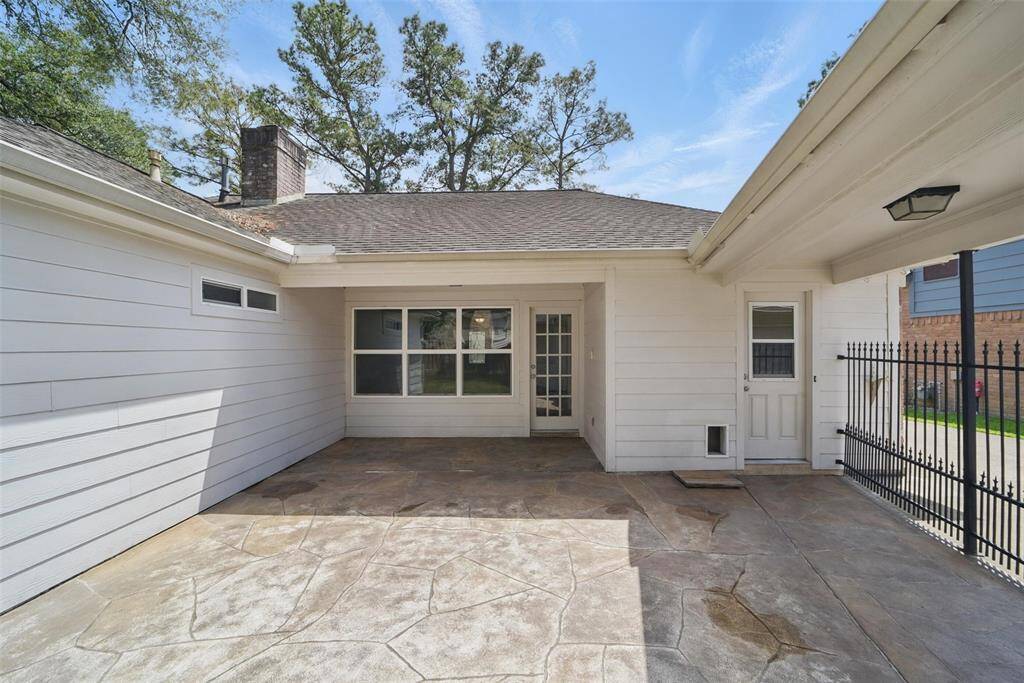 Stamped concrete patio is a great place to BBQ with family & friends!