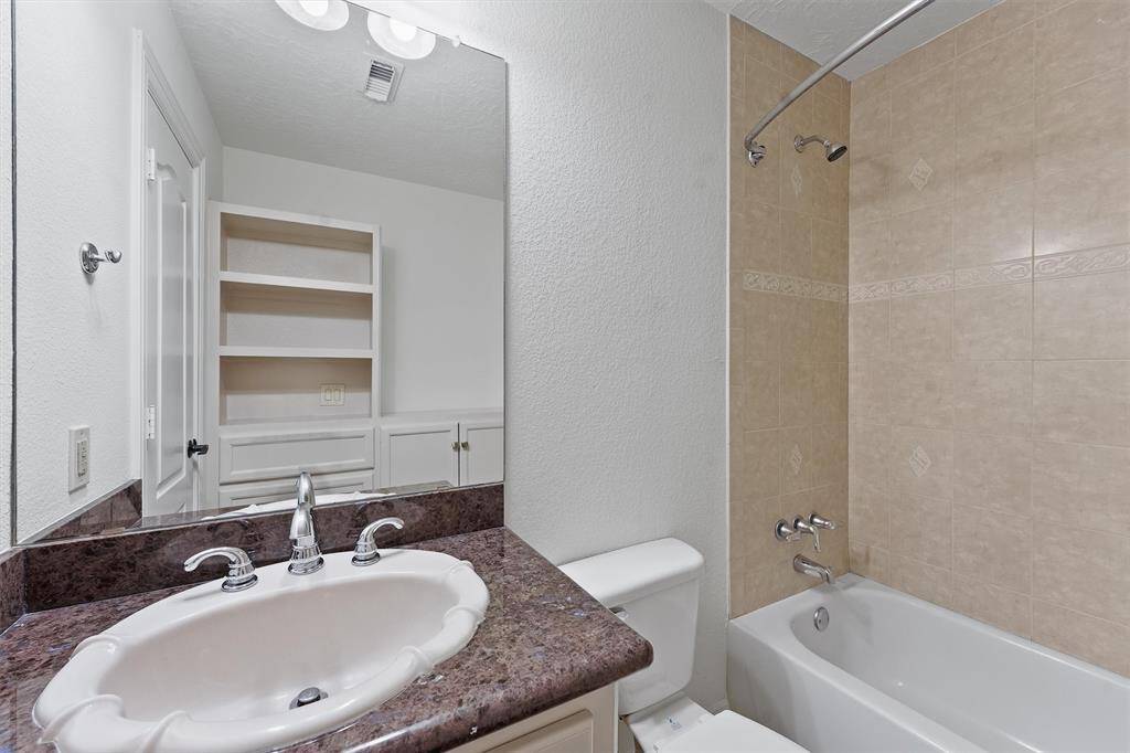 En-suite bathroom