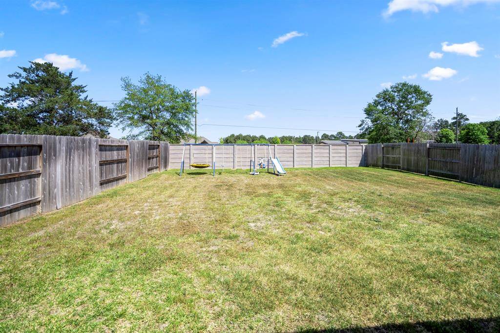 View if you oversized backyard.