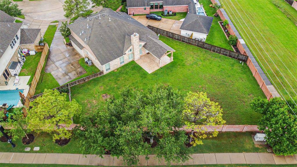 Check out this amazing premium lot .38 of an acre. Nearby walking trails, pools, splash pad, parks & more!