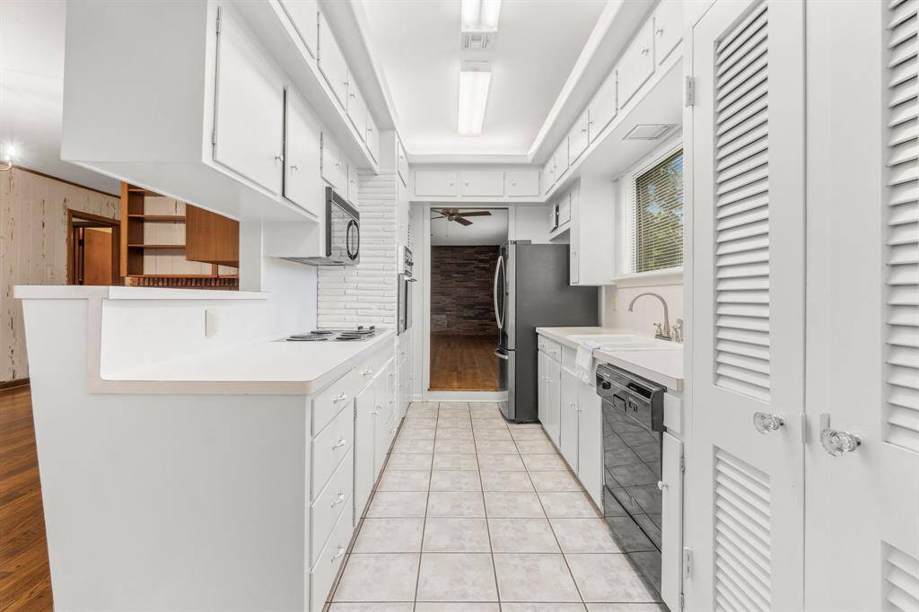 Galley-style Kitchen with pantry makes efficient use of space!
