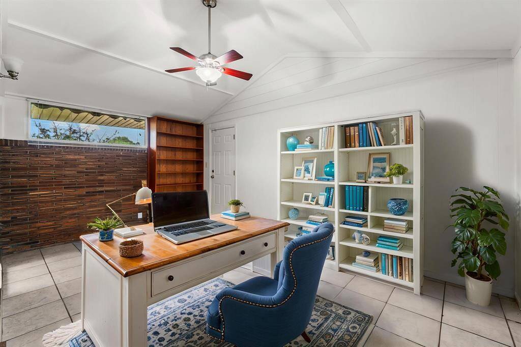Virtual Staging of Flex Space.