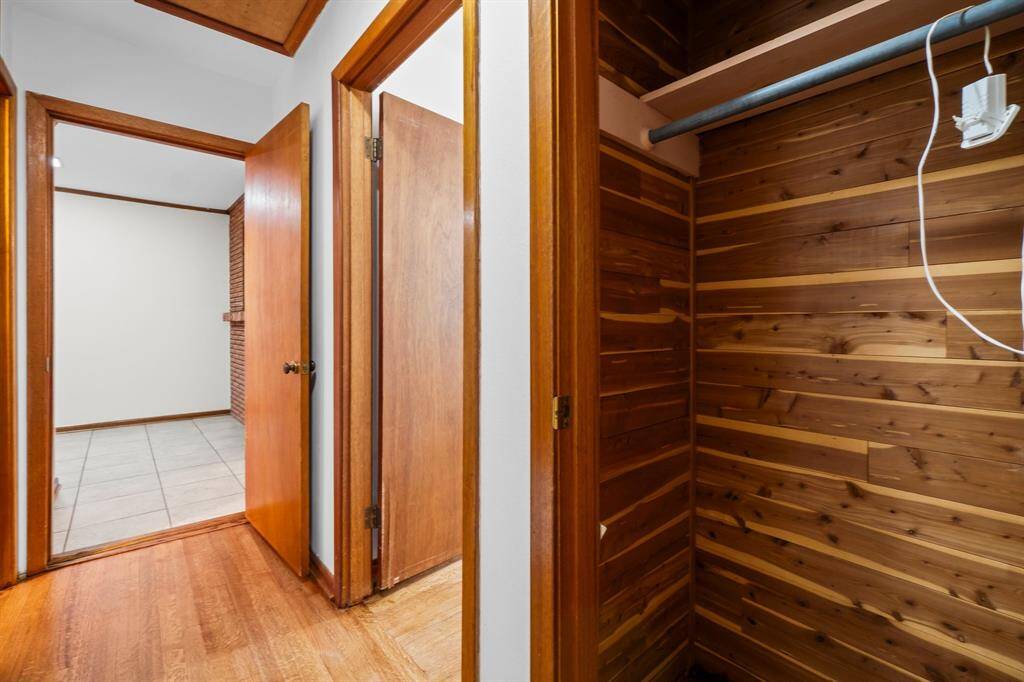 Cedar closet in hallway!