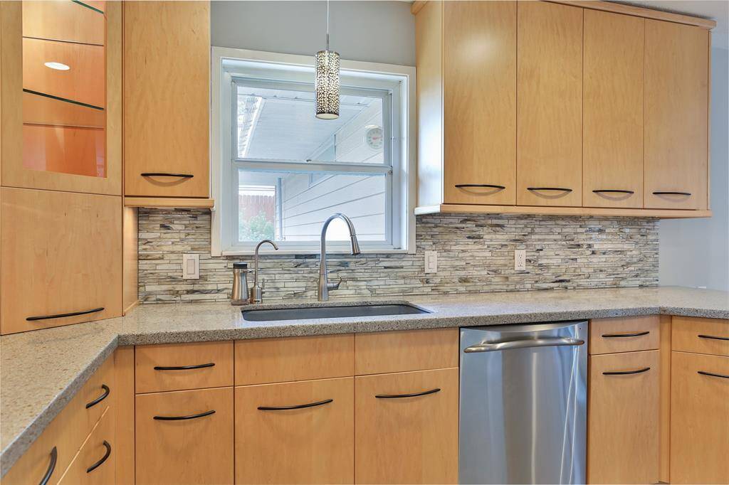 Silestone cunter tops!  Beautiful cabintry with soft closing drawers.