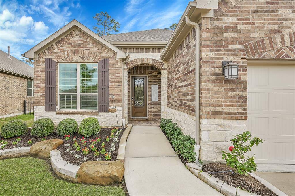 Welcome home to upscale living in Del Webb!