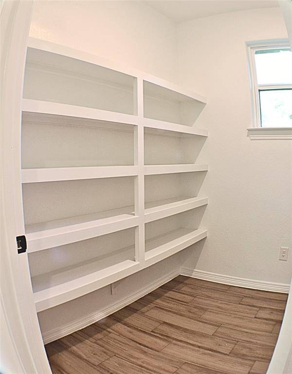 Walk-in Pantry