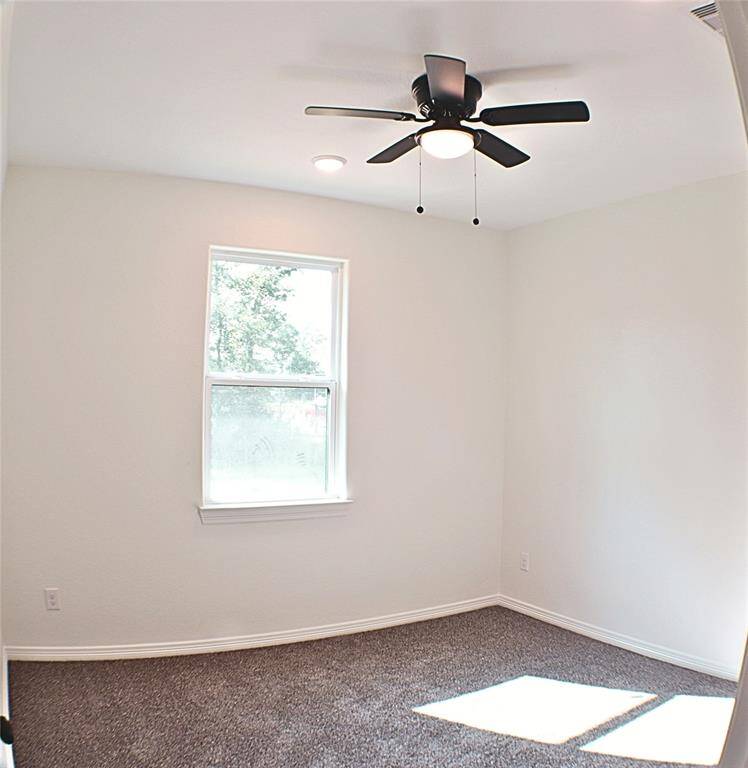 3rd Bedroom w/closet & ceiling fan