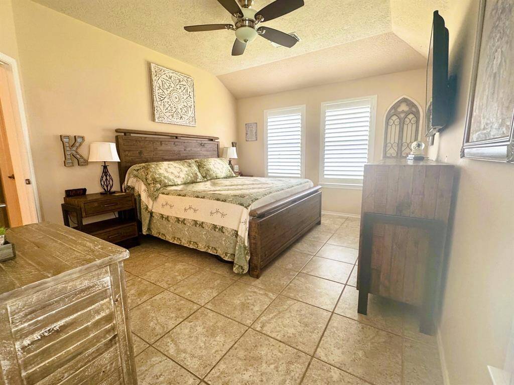 Large primary bedroom!
