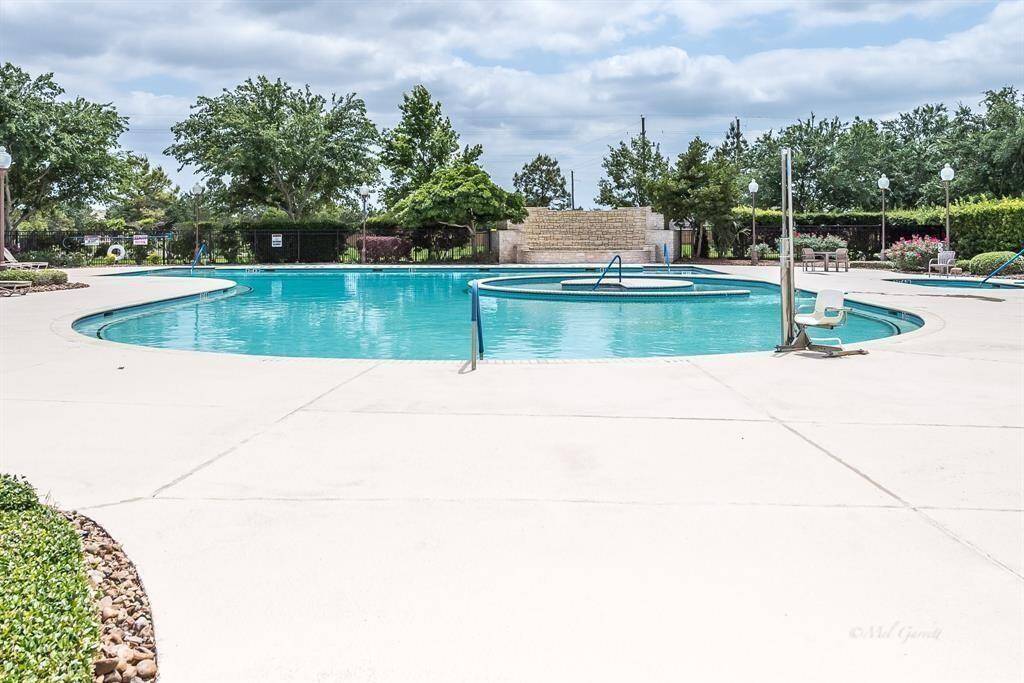 Great size pool to relax and cool off during those hot summer days. Come by and take a tour!