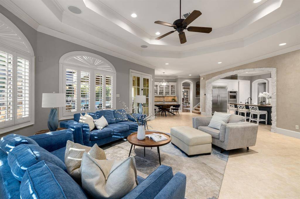 Second stair case conveniently located off kitchen/breakfast/family room