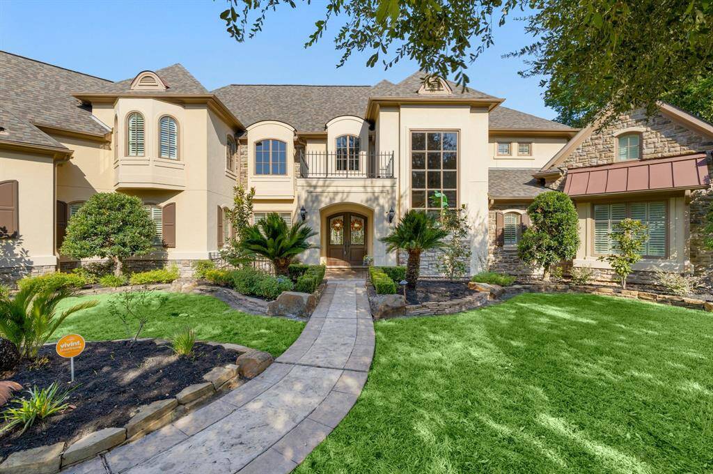 Gorgeous entry and front porch