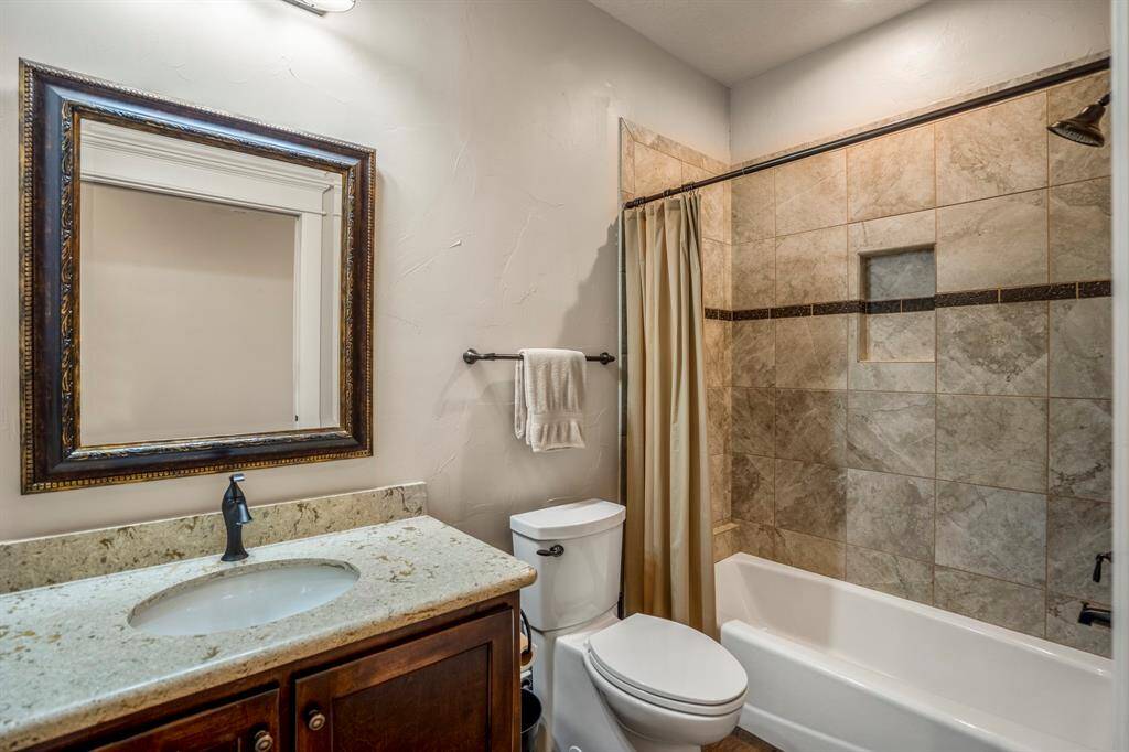 Guest home hall bath