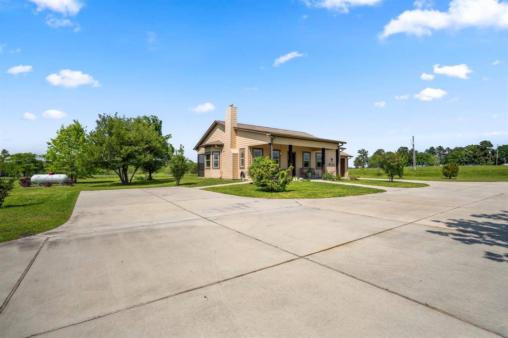 Guest home with additional parking area