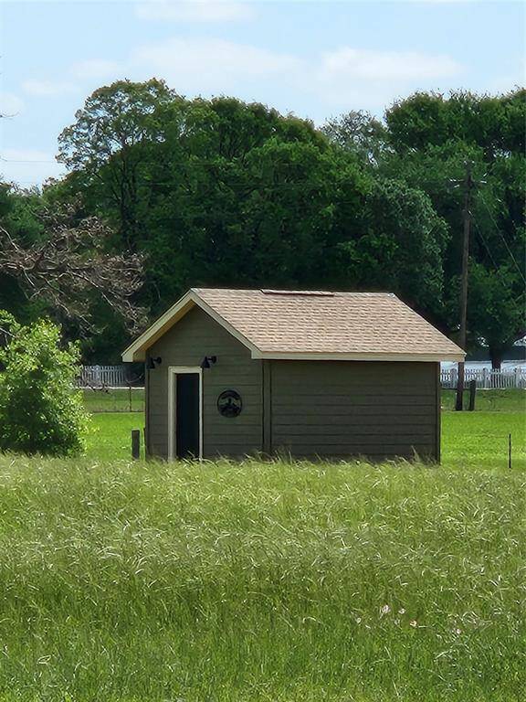 Well house with additional storage