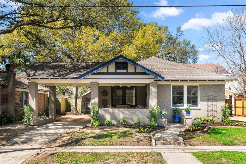 Does it get any more Classic Heights than this?! Welcome home! Reach out today to schedule your private showing.