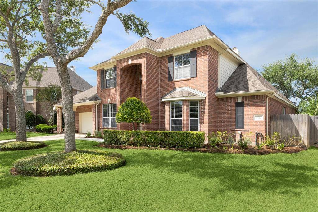 A truly lovely place to grow and live. Easy access to 288 for shopping or commuting to TMC or Downtown.