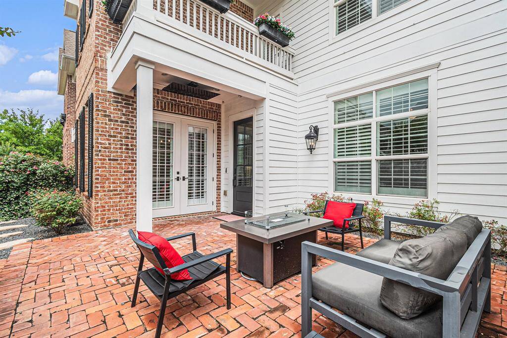 Great area for entertaining.