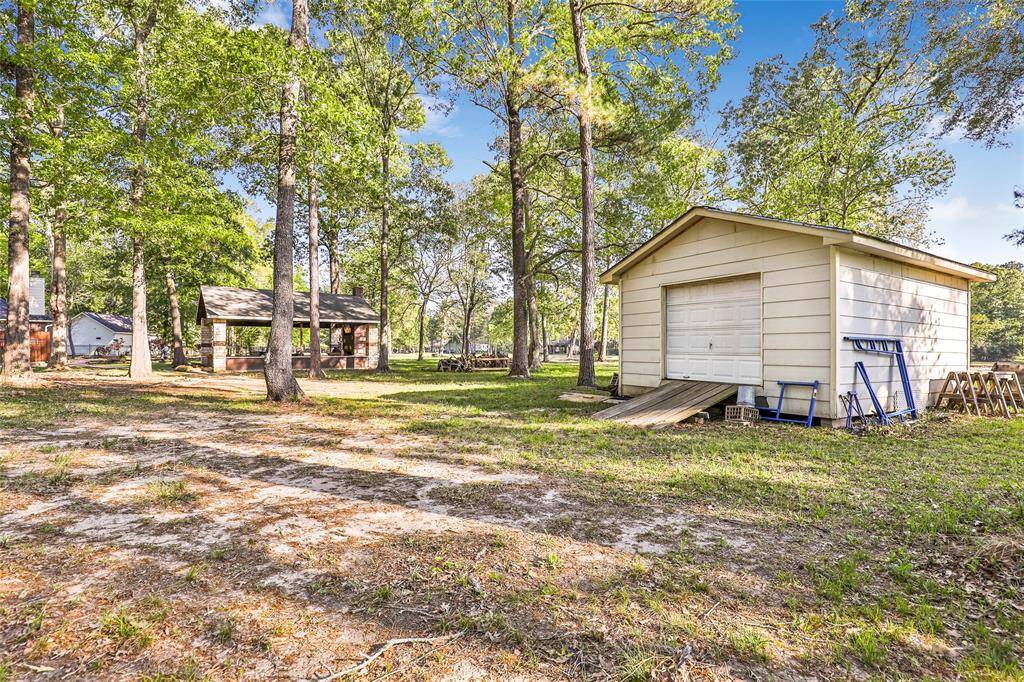 Detached garage for extra storage