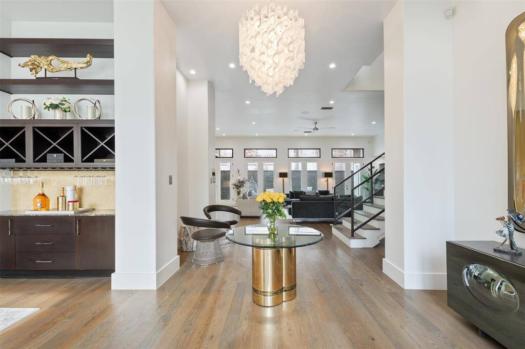 Luxurious entry to the home