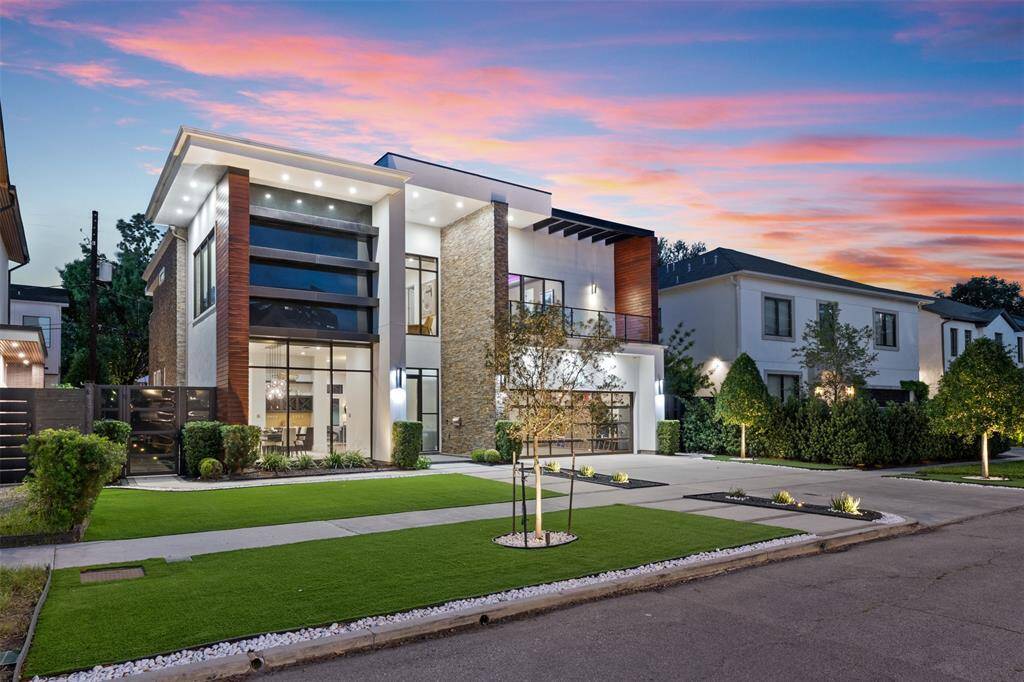 Amazing contemporary home in a great location.