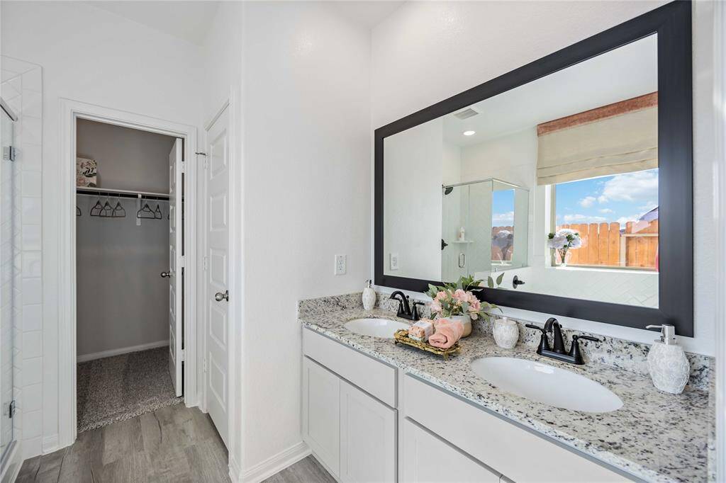 Please meet with the sales consultant first at the model home.