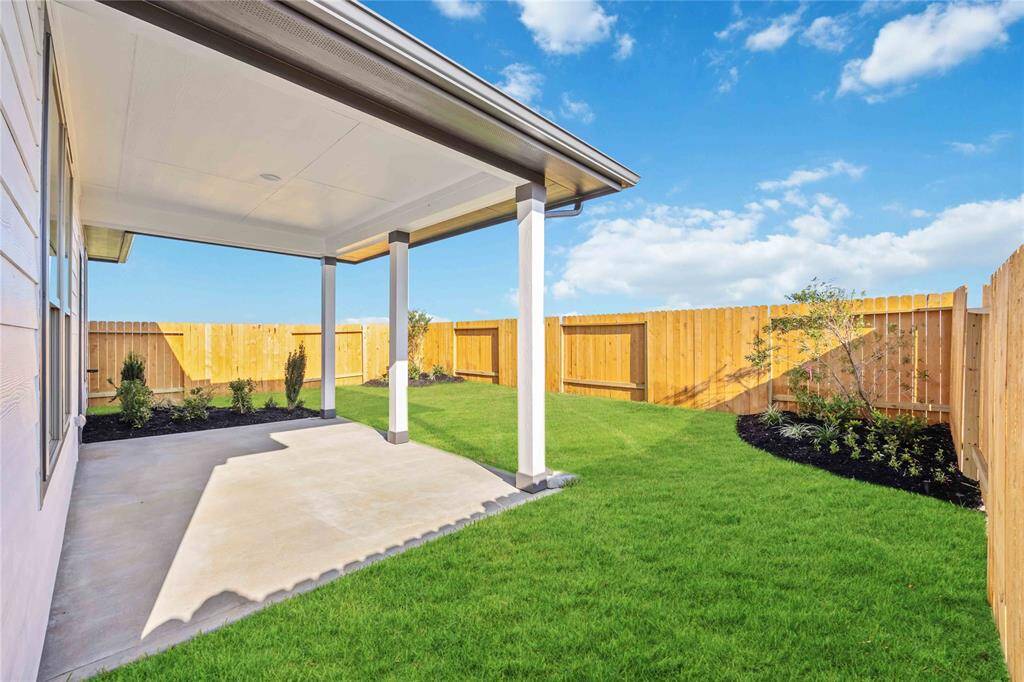 Please meet with the sales consultant first at the model home.