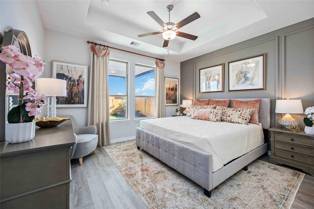 Please meet with the sales consultant first at the model home.