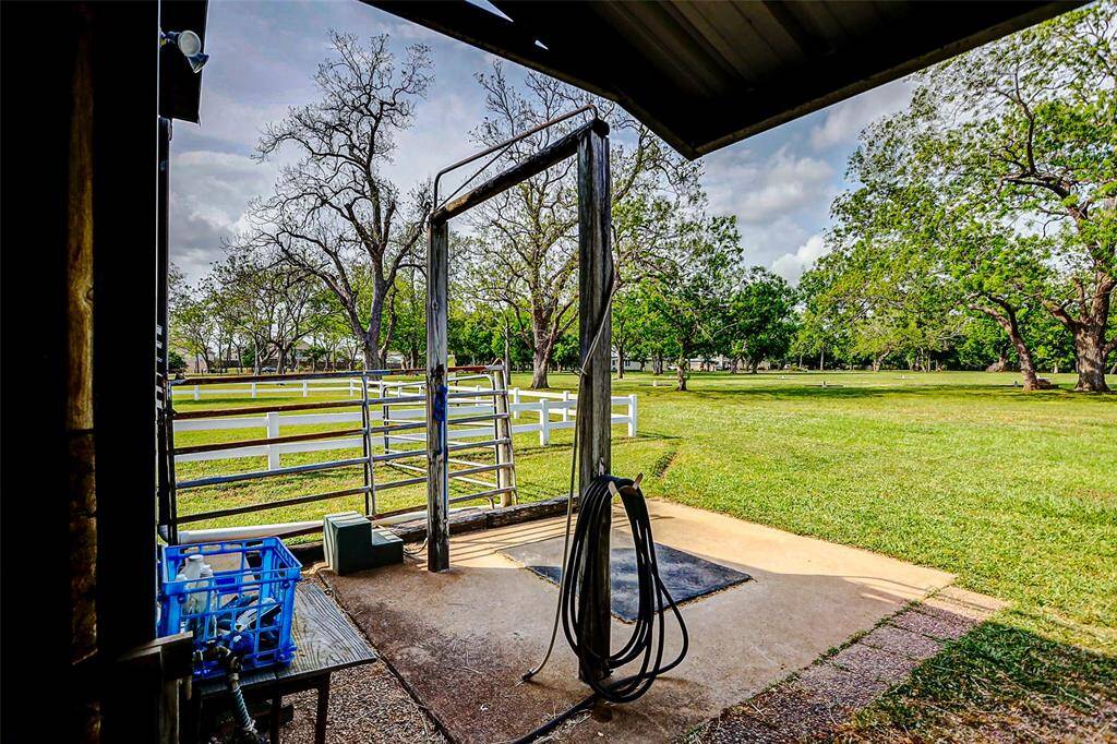 Bath time is a breeze with the outside wash rack.