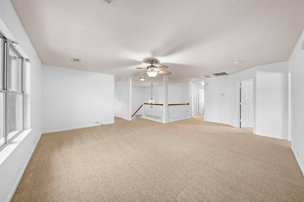 Spacious upstairs game room