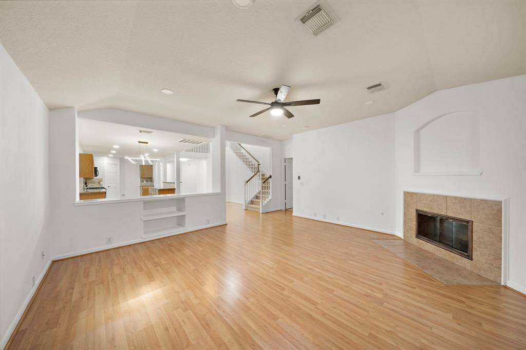 Great living area with an open view to the kitchen!