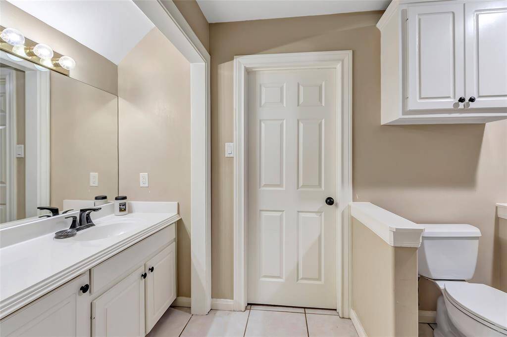Third Bathroom, Upstairs