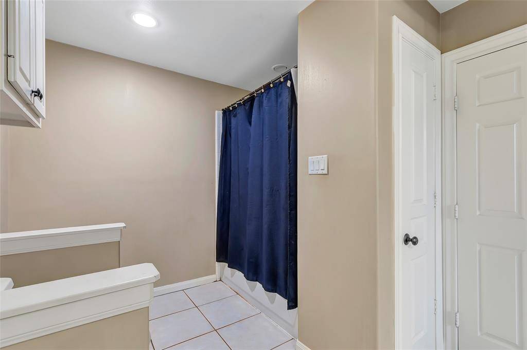 Third Bathroom, Upstairs