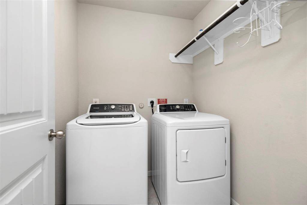 Washer & Dryer Included