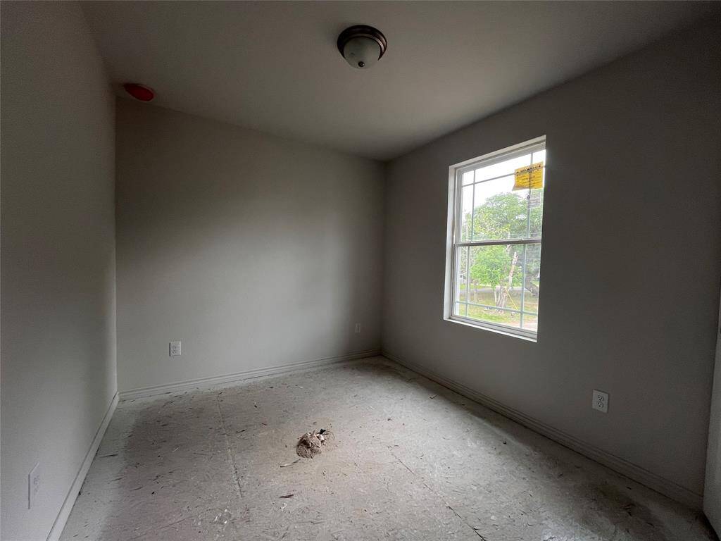 4th bedroom (home is still under construction) will have carpet and dimensions of approximately 9'-0" x 11'-0"
