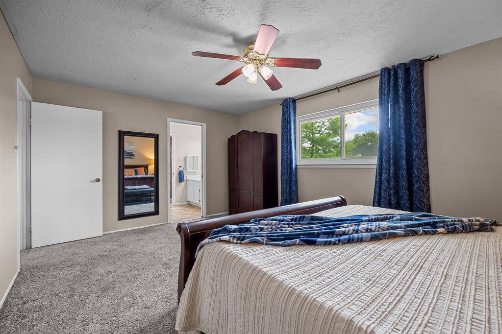 Huge Primary Bedroom with room for a sitting area