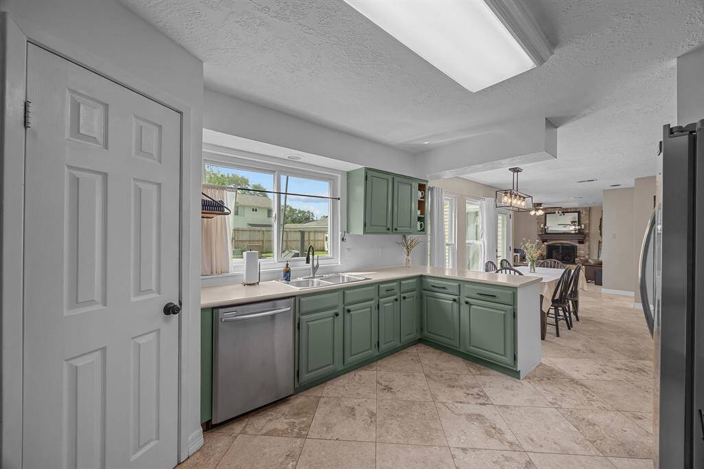 Large Kitchen