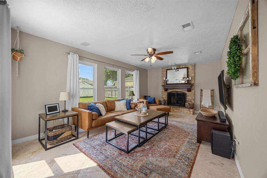 Spacious Living room with cozy fireplace