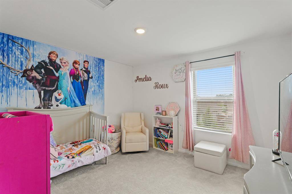 Secondary upstairs bedroom!