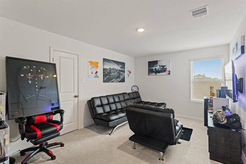 4th bedroom, excellent space!