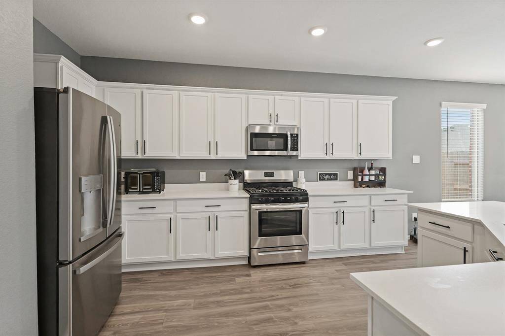 Elongated countertops for ample serving space!