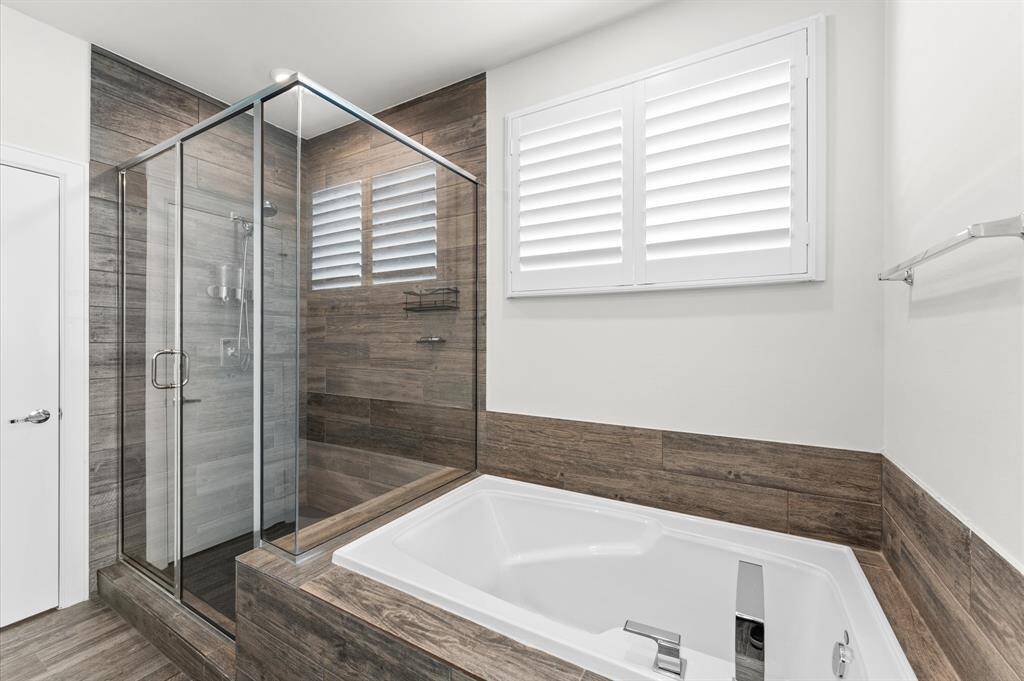 Primary garden soaker tub and shower