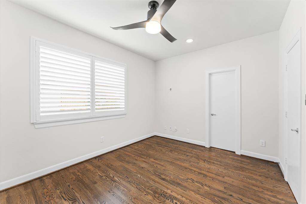 3rd bedroom (3rd floor)
